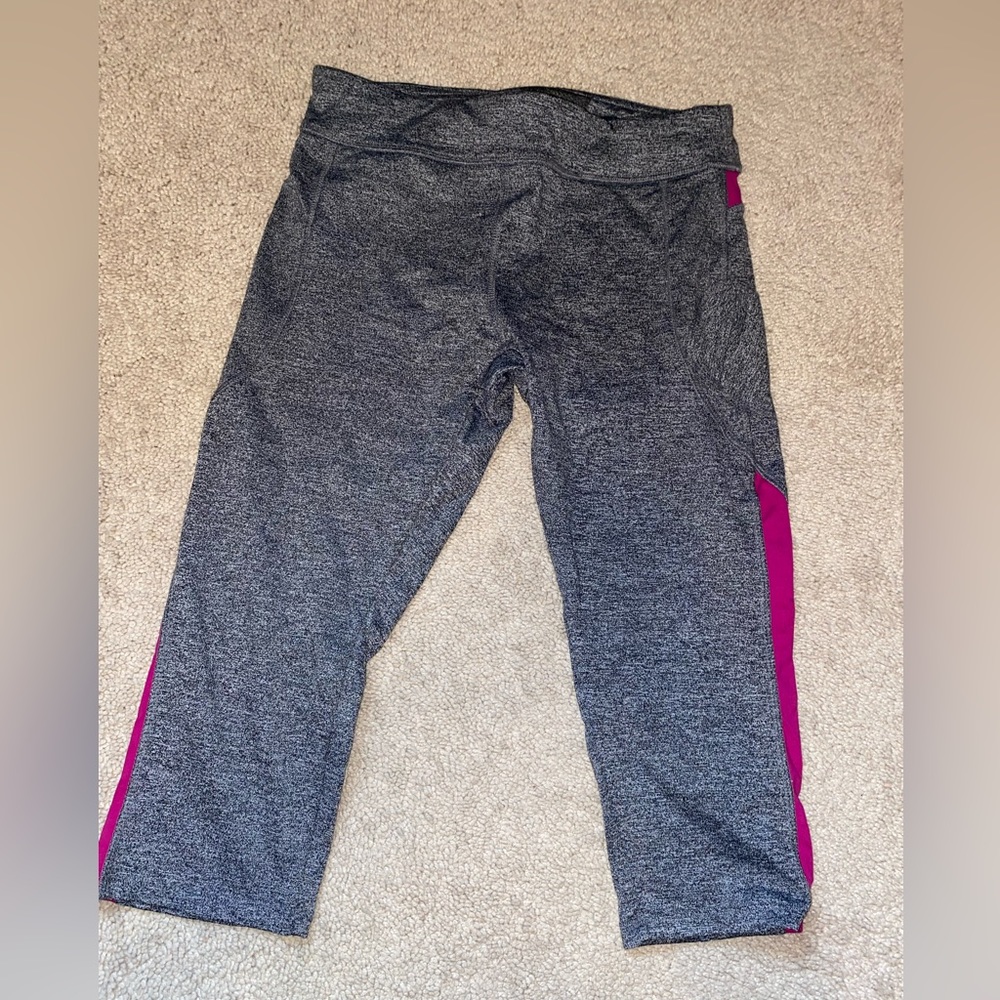 Size small cropped leggings